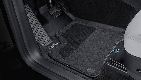 The Benefits of Custom-Fit Tesla Floor Mats: Why Generic Mats Aren’t Enough