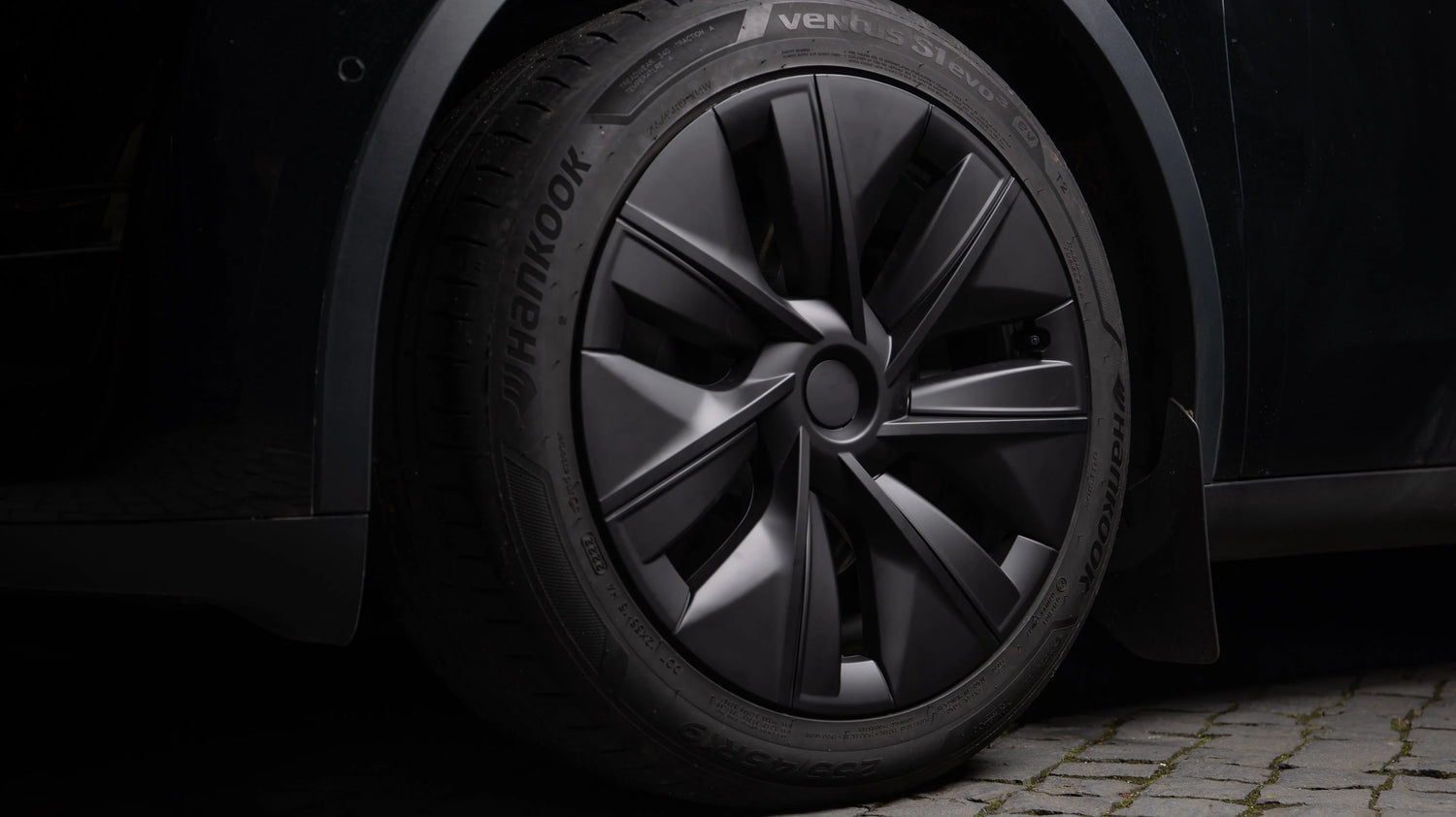 Enhance Your Tesla’s Style with the Gemini Wheel Cover